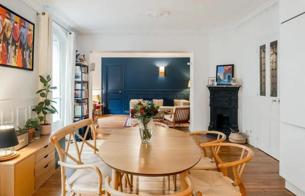פריז Montmartre // Lovely Flat For You !